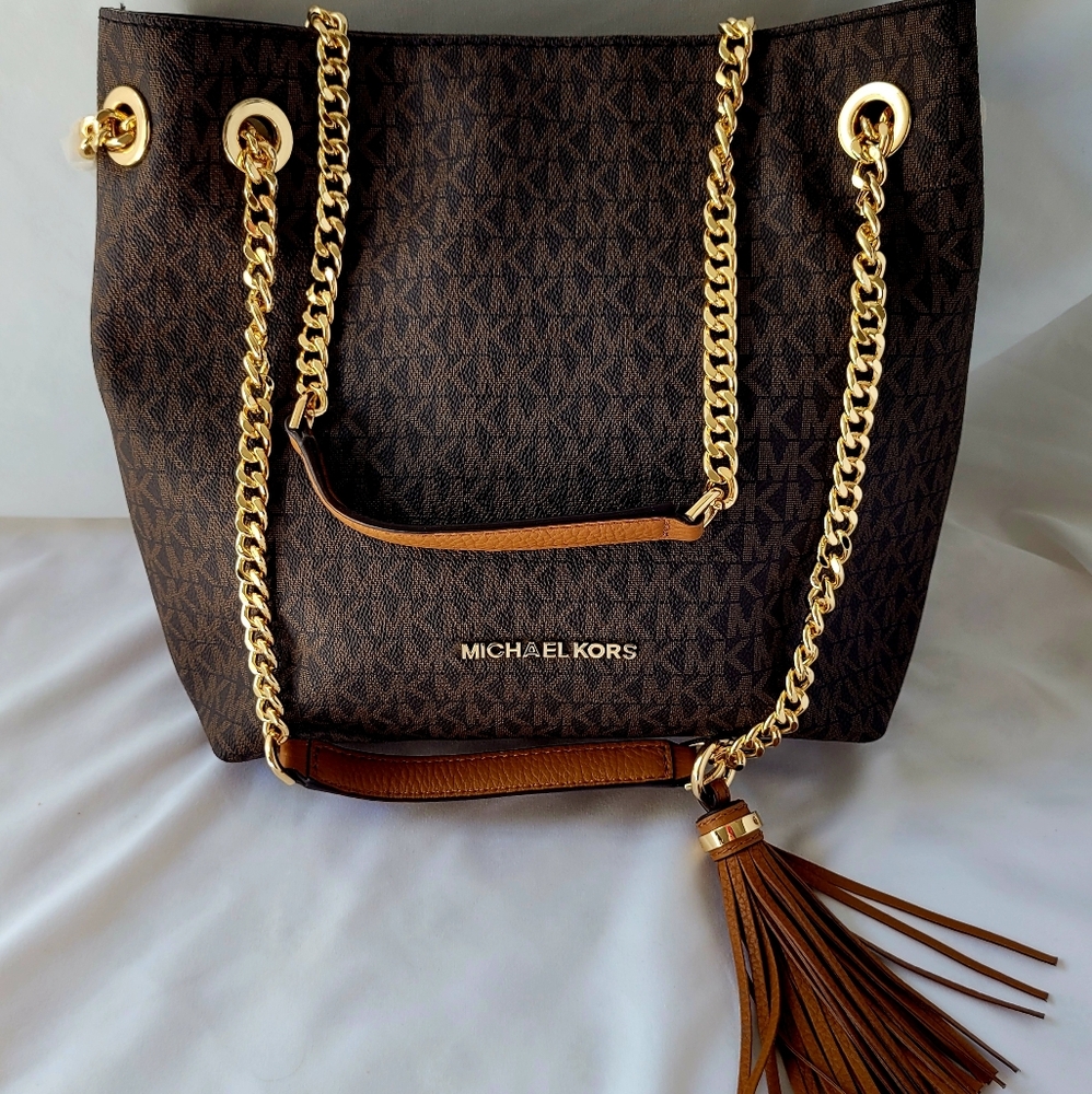 🏷1 DAY SALE🏷⚜️Micheal Kors Jet Set Travel Signature Chain Shoulder Tote⚜️